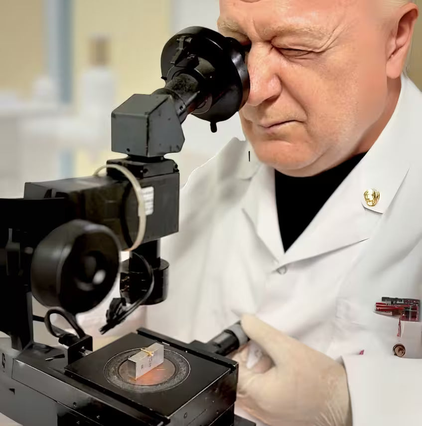 mikroskop ile küpe incelemesi